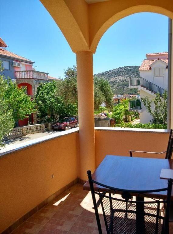 Apartments Antonija - Fitness Vinišće Exteriér fotografie